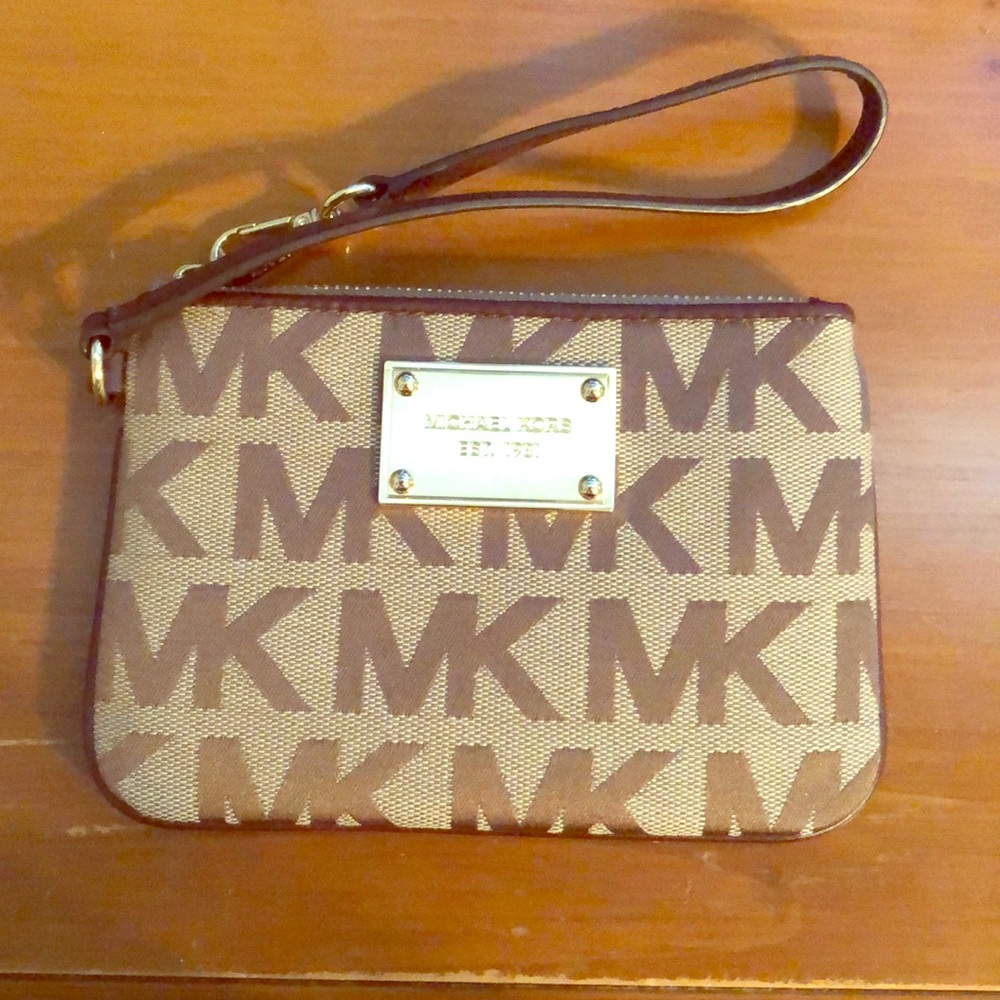 Brand NEW-MIchael Kors wristlet